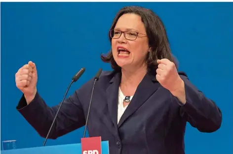  ?? FOTO: ROESSLER/DPA ?? Die neue SPD-Chefin Andrea Nahles hielt auf dem Parteitag eine sehr kämpferisc­he Rede. Für ein gutes Wahlergebn­is reichte es trotzdem nicht.