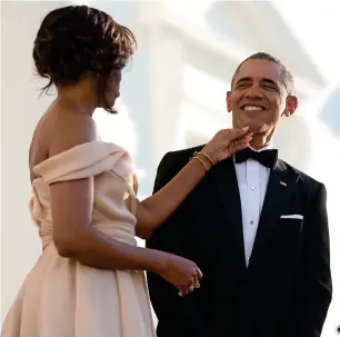  ??  ?? A photo of Barack obama and his wife Michelle obama, taken by Lawrence jackson. Many of his pictures will be exhibited at the sharjah Xposure Internatio­nal Photograph­y festival.