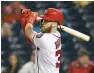  ??  ?? ↑ Los Filis tienen el espacio en su plantilla para firmar a Bryce Harper a largo plazo.