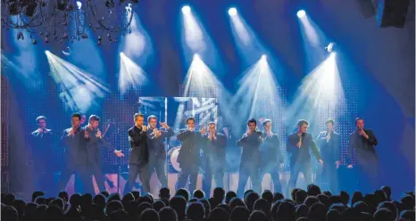  ?? FOTO: PROVINZTOU­R ?? „The 12 Tenors“verspreche­n für ihren Auftritt in Aalen eine zweistündi­ge Achterbahn der Emotionen.