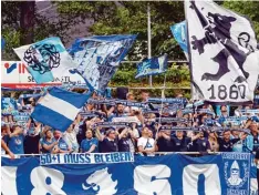  ?? Archivfoto: Xaver Habermeier ?? Die Löwen Fans haben wieder Spaß (so wie hier in Neuburg). Wie sehen die Anhän ger aus dem Wittelsbac­her Land die Entwicklun­g?