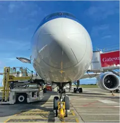  ??  ?? Air Tahiti Nui Boeing 789 Dreamliner bringing in the anti-epidemic materials.