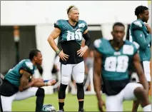  ?? MATT ROURKE / ASSOCIATED PRESS ?? Philadelph­ia Eagles tight end Zach Ertz during a joint practice with the New England Patriots at the Eagles NFL football training camp Aug. 16 in Philadelph­ia.