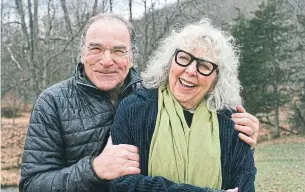  ?? DANIEL ARNOLD THE NEW YORK TIMES ?? Mandy Patinkin, left, and his wife, Kathryn Grody, have been married over 40 years.