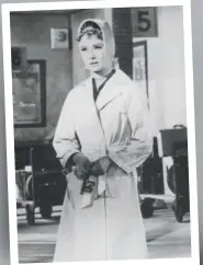  ??  ?? In the iconic 1961 movie Breakfast
at Tiffany’s, Holly Golightly (a.k.a. Audrey Hepburn) showed us just how chic a trench really can be.