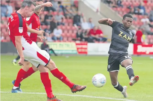  ?? Peter Hilton Photograph­y ?? Malachi Napa in action for Macclesfie­ld during the weekend’s League Two defeat at Crewe