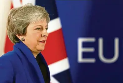  ??  ?? Die EU billigt den Brexit-Vertrag: Theresa May, Premiermin­isterin von Großbritan­nien, muss nun im eigenen Land um die Zustimmung kämpfen. Foto: Alastair Grant/dpa