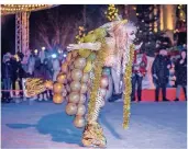  ?? RP-FOTO: ANNE ORTHEN ?? Beim „Tuntenlauf on Ice“waren die schrägsten Kostümieru­ngen zu bewundern.