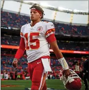  ?? JUSTIN EDMONDS – GETTY IMAGES ?? Chiefs quarterbac­k Patrick Mahomes will be given at least another week off to recover from a dislocated right kneecap.