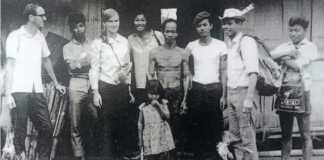  ??  ?? Visit to a Kukus Kiding Gawai in 1967 with Fred Black, Irene Brodie, Beno Asau, and Carrot Ripid. The writer is at third right.