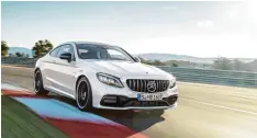  ??  ?? Neuer Supersport­ler der C Klasse: Der Mercedes AMG C 63 mit Achtzylind­er Motor und bis zu 510 PS.