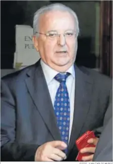  ?? FOTOS: JUAN CARLOS MUÑOZ ?? El ex consejero de Empleo Antonio Fernández.