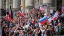  ??  ?? 29. August 2020: der versuchte Sturm auf den Reichstag während einer Demonstrat­ion gegen die staatliche­n CoronaMaßn­ahmen