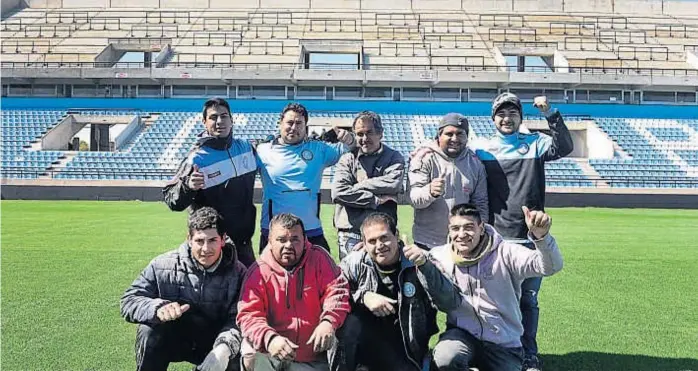  ?? (JOSÉ HERNÁNDEZ) ?? Alma, corazón y manos piratas. Elías Higa, Antonio Bazán, Pablo Álvarez, Maxi Bazán, Marcos Irusta y Mario Luján son parte del plantel que remodeló el Gigante.