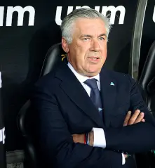  ??  ?? L’allenatore Carlo Ancelotti è al primo anno nel Napoli