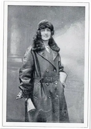  ?? ?? The redoubtabl­e Miss Gwendolyn Adams, photograph­ed for her 1926 trip across Europe on her Douglas.