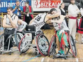  ?? FOTO: MIREYA LÓPEZ ?? Desolación El equipo bilbaíno cayó tras realizar un gran partido en la final