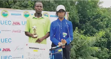  ??  ?? Young golfers pose with their awards during presentati­on of prizes at the Parkland Golf Club Abuja's 2017 Junior Golfers Kitty