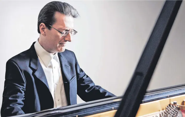  ?? PIC: HANNAN IMAGES ?? North Wales virtuoso Llŷr Williams has recorded a concert to be streamed online as part of Wales Internatio­nal Piano Festival in Caernarfon later this month