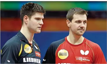  ?? FOTO: DELA PENA/DPA ?? Dimitrij Ovtcharov (links) und Timo Boll spielten vergangene Woche noch gemeinsam bei der Tischtenni­s-Team-WM in Schweden und gewannen dort die Silbermeda­ille.