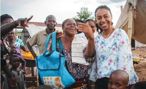  ?? DR ?? Representa­nte do FNUAP em Angola, Florbela Fernandes, à direita, alerta sobre as más práticas contra meninas e mulheres