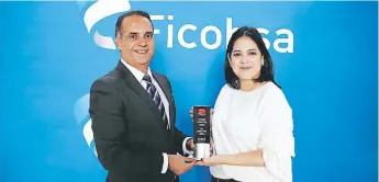  ??  ?? Carlos Argeñal y Ana Lucía Gandour de Grupo Financiero Ficohsa.