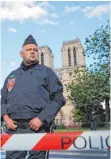  ?? FOTO: DPA ?? Bei der berühmten Kathedrale Notre-Dame in Paris hat ein Angreifer einen Polizisten mit einem Hammer verletzt.