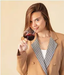  ?? ?? THE NEW face of the winery is Shaked Nachmani, responsibl­e for marketing and PR.