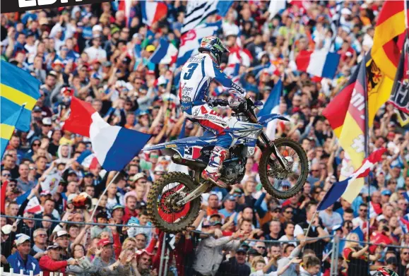  ??  ?? L’équipe de France était favorite à Ernée. Elle le sera également à Maggiora avec la perspectiv­e de signer un historique triplé. Une sélection inédite composée de Romain Febvre, Dylan Ferrandis et Gautier Paulin…