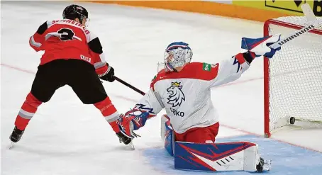  ?? FOTO ČTK/AP ?? Jediným úspěšným exekutorem v nájezdech byl Rakušan Peter Schneider, který Karla Vejmelku překonal blafákem do bekhendu