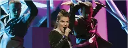  ?? FOTO: LEHTIKUVA/MARKKU ULANDER ?? Saara Aalto placerade sig på 25:e plats i finalen i Eurovision Song Contest, det vill säga näst sist.