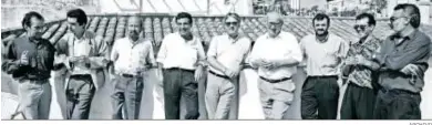  ?? ARCHIVO ?? López Rodero, Muñoz Molina, Caballero Bonald, Juan Lebrón, Bernal, Borau, Rodríguez de la Borbolla, Martín Domínguez y Betancort en Sevilla, en 1990.