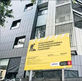  ?? XAVIER CERVERA/ARCHIVO ?? Una de las últimas promocione­s de vivienda social, en la calle Tánger