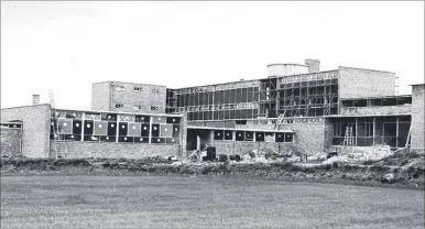  ?? ?? The new secondary school taking shape in 1955