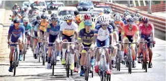  ?? FE ?? Pelotón en plena jornada durante la segunda etapa de la Vuelta Ciclista Independen­cia.