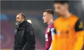  ?? Photograph: Sam Bagnall - AMA/ Getty Images ?? Nuno Espírito Santo said the match referee, Lee Mason, ‘does not have the quality’ to officiate in the top flight after Wolves’ 2-1 defeat to Burnley.