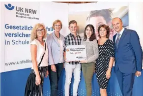  ?? FOTO: FRAUKE SCHUMANN  ?? Das Wassenberg­er Team nach der Preisverle­ihung (v.l.): Heike Görtz, Karin Hilgers, Nick Kaspers, Nora Ongaro, Maria Sieberg, Ludger Herrmann.