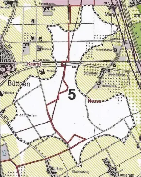  ?? KARTE: STADT NEUSS ?? Die Karte zeigt die Fläche (weiß) westlich der Autobahn 57 auf Neusser und Kaarster Stadtgebie­t, die als Position 5 im Standort-Gutachten als geeignet für einen Konverter-Bau eingestuft wird. Die Stadtgrenz­e ist rot markiert.