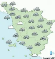  ??  ?? A Firenzuola (a lato e sotto) gli spazzaneve sono in funzione da giorni per gestire le abbondanti nevicate. Resta il codice giallo per neve e vento su tutta la regione fino a mezzanotte, previste sull’Appennino raffiche fino a 80 km/h. Oggi sono attese...