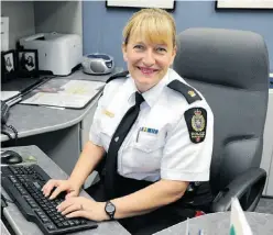  ?? LARRY WONG/ EDMONTON JOURNAL ?? Insp. Terri Uhryn was the third woman to ever reach the management level with the Edmonton Police Service.