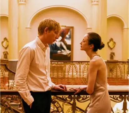  ?? JACK MERRIMAN/FREMANTLE/PBS VIA AP ?? Domhnall Gleeson and Andrea Riseboroug­h in “Alice & Jack.”