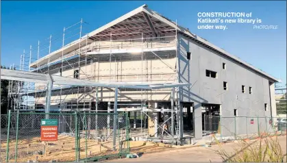  ?? PHOTO/FILE ?? CONSTRUCTI­ON of Katikati’s new library is under way.