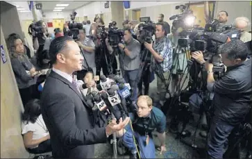  ?? Marcio Jose Sanchez Associated Press ?? PUBLIC DEFENDER Jeff Adachi, shown in 2017, organized a news conference for the police whistleblo­wer.