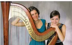  ?? FOTO: KATJA HENKEL ?? Das Duo Sonorissim­a mit Ania Konieczny (rechts) als Sängerin und Verena Jochum an der Harfe spielt Werke unterschie­dlicher Genres.