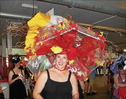  ?? LAUREN HALLIGAN LHALLIGAN@DIGITALFIR­STMEDIA.COM ?? The 27th annual Hat Contest on Sunday at the Saratoga Race Course.