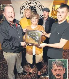  ??  ?? Paul Williamson, Jennifer Webster, Karen Allan, Mark Webster and Adam Manion with one of the plaques in memory of Davie Low (inset).