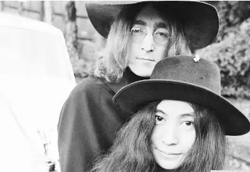  ??  ?? Lennon with Yoko Ono. In her book ‘Grapefruit’, she had written extensivel­y about “imagine this” and “imagine that”.
