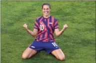  ?? Kiichiro Sato / Associated Press ?? The United States’ Carli Lloyd celebrates scoring her side’s 4th goal against Australia in the women’s bronze medal soccer match at the 2020 Summer Olympics on Aug. 5 in Kashima, Japon.