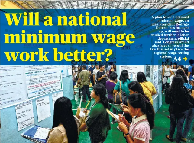  ?? SUNSTAR FOTO / AMPER CAMPAÑA ?? LABOR DAY WORKOUT. Applicants pore over job listings in the 78th Mega Local Job Fair held in the Cebu City Sports Center. Unemployme­nt in Central Visayas stood at 4.6 percent in January 2017, lower than the national average of 6.6 percent.