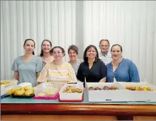  ?? ?? Bénévoles présentes le jour de la braderie avec Marie-Josée Viegas adjointe au maire